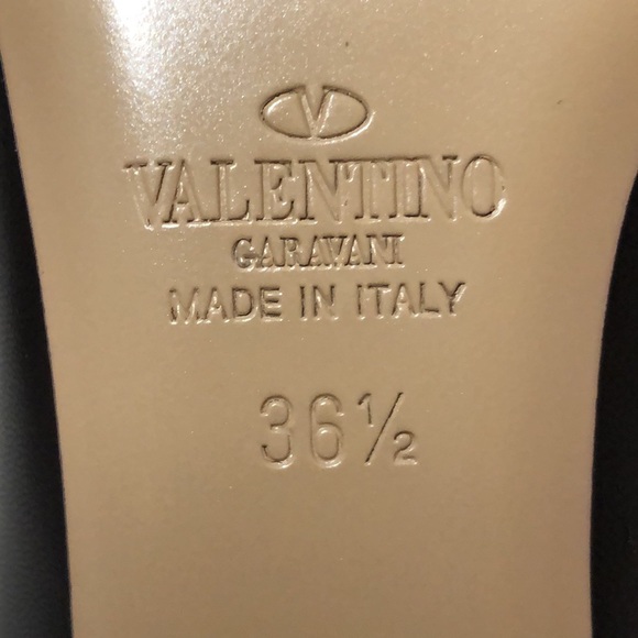 Women’s Valentino Garavani black leather pumps - Picture 11 of 11